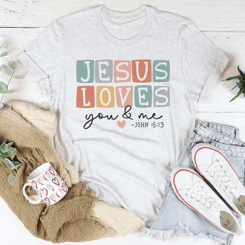 Jesus Loves You And Me / Jezus kocha Ciebie i mnie - Koszulka Premium